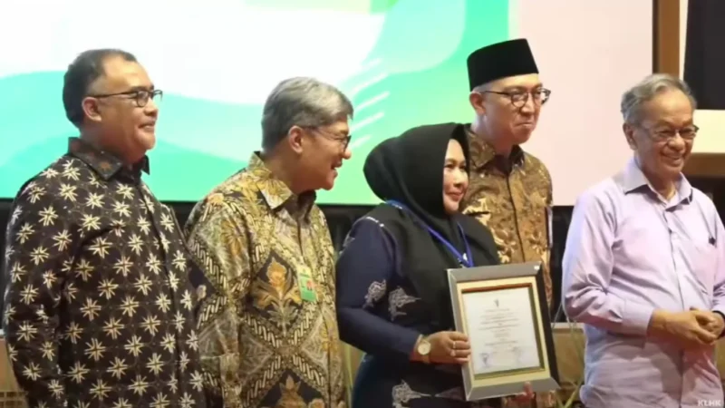 SMP Negeri 3 Batam Meraih Penghargaan Adiwiyata Nasional 2022