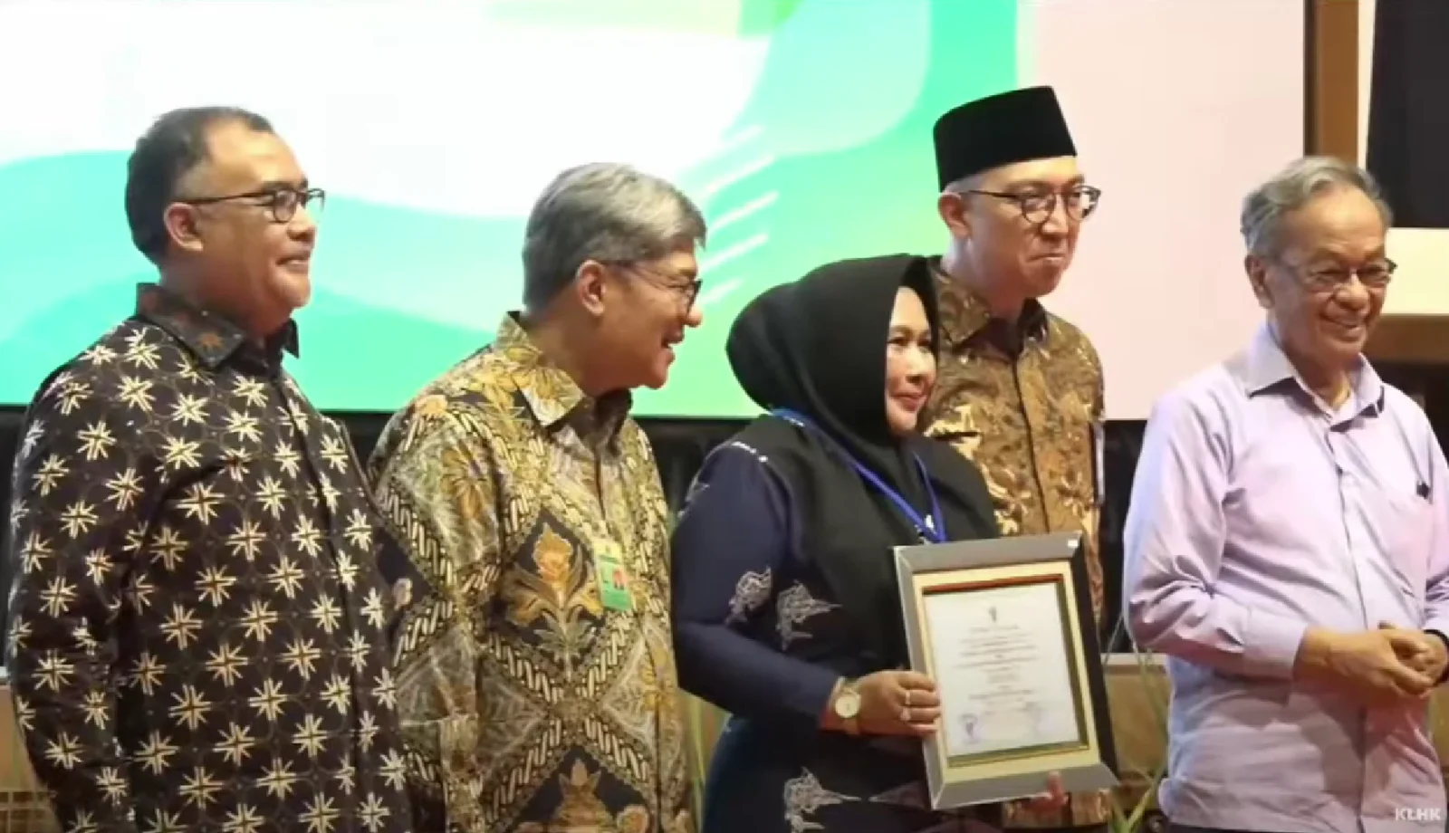 SMP Negeri 3 Batam Meraih Penghargaan Adiwiyata Nasional 2022